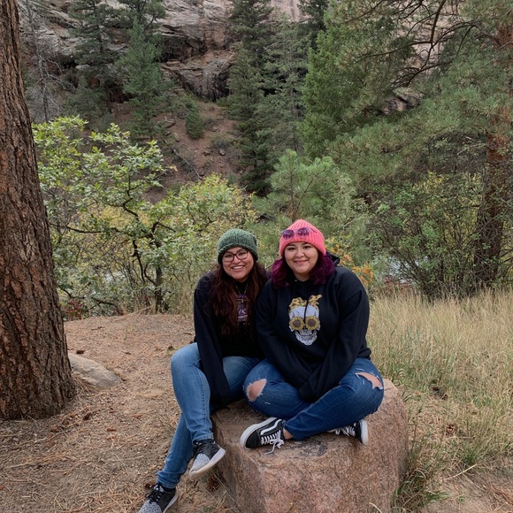 Meet your Posher, Aless & Krystina - Picture 2 of 2